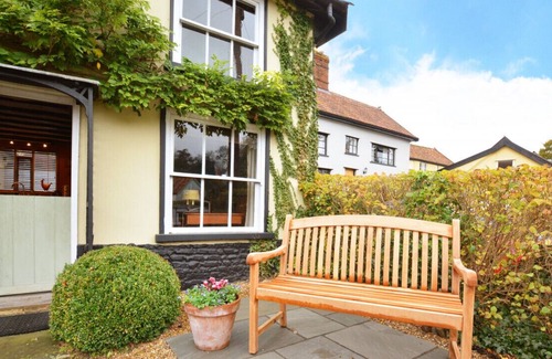Saxlingham Nethergate House | Apple Tree Cottage - Two Bedroom House, Sleeps 4