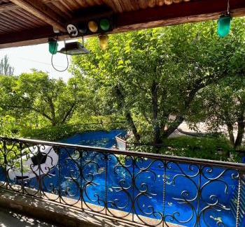Dzorakap House | Apple Tree Family Home (ECO)