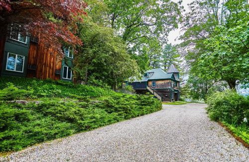 Lenox Hotel | Apple Tree Inn