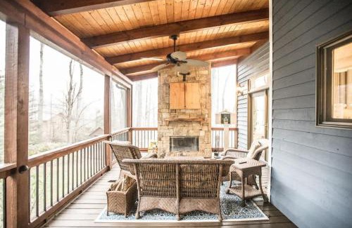 Hendersonville House | Apple Valley Chateau Mountain Getaway