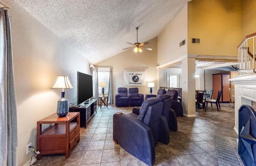 Medical Center District House | Applecreek Retreat