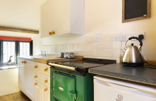 Cookbury Apartment | Appleloft Suite in 17th century Farmhouse