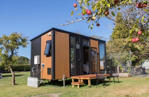 Harewood House | Applewood Cabin 1 by Tiny Away