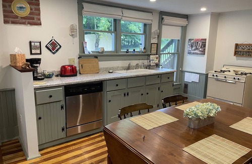 Milford House | Applewood - Pristine Farmhouse across the street from CDP