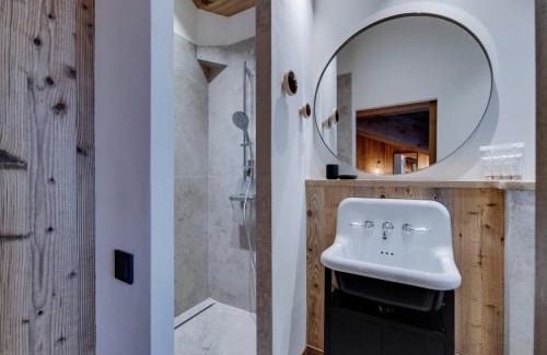 La Rosiere Apartment | Appt neuf proche pistes, spacieux, 4 ch, 10 pers, balcon, parking, wifi - FR-1-690-9