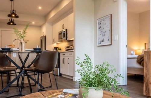 Golden Condo | Apres Ski | DT | MtnView | TopFloor | AC | Sleep 6