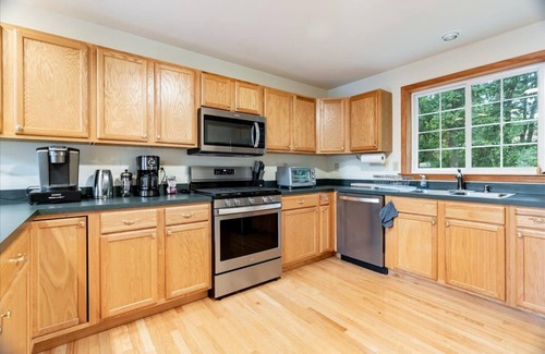 Lackawaxen House | Apres Ski Family Style Open Concept Mountain Home