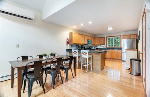 Lackawaxen House | Apres Ski Family Style Open Concept Mountain Home