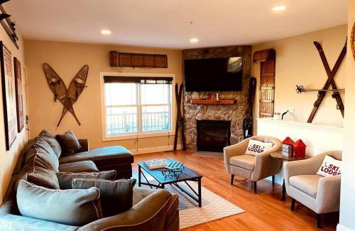 Hunter Apartment | Apres Ski Luxury Condo Ski-in/out *NEW*