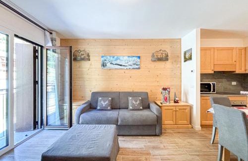 Aprica Apartment | Aprica , Lusso a 300m dalle Piste da Sci, Garage Privato e Deposito Sci Gratuito