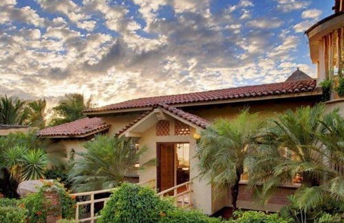 Litibu House | April and May Special. Casa La Vida at beach with Swimming Pool near Punta Mita