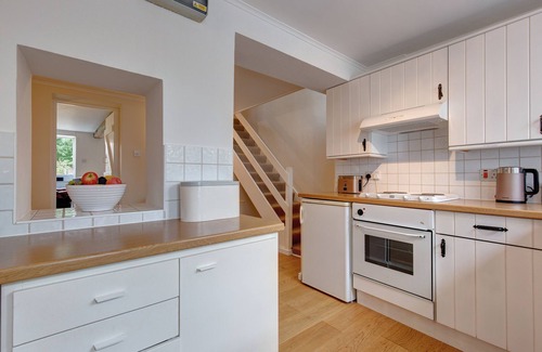 East Rudham Cottage | April Cottage - a self catering cottage that sleeps 4 guests in 2 bedrooms