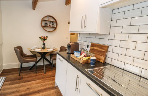 Sutton-in-Craven Cottage | APRIL COTTAGE, pet friendly, character holiday cottage in Cross Hills