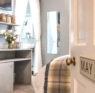 Weybridge Bed & Breakfast | April House Weybridge - Boutique Guesthouse