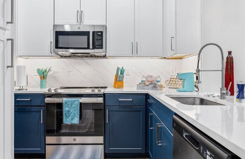 Deep Ellum Apartment | April Retreat: Cozy 1BR in Dallas, Perfect Location