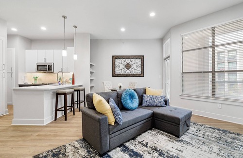 Deep Ellum Apartment | April Retreat: Cozy 1BR in Dallas, Perfect Location