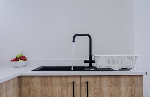 Trafford Apartment | Apt 1 Causeway · Modern Apartment | Pass the Keys