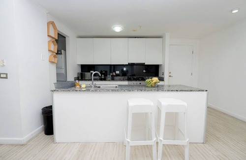 San Francisco Apartment | Apt 2 bedroom free parking and pool