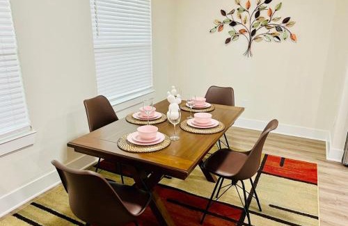 The Woodlands Apartment | Apt 2 Bedrooms 2 Full Baths FREE Parking & FREE Laundry in Unit