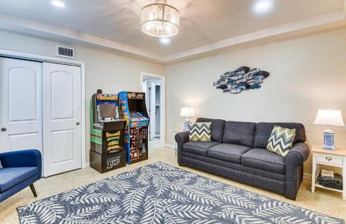 Holly Hill Apartment | Apt 3 Mi to Beach and Daytona Boardwalk Amusements!