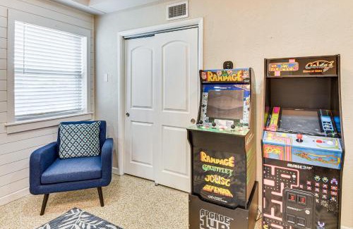 Holly Hill Apartment | Apt 3 Mi to Beach and Daytona Boardwalk Amusements!
