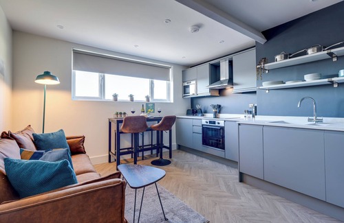 Scarborough Apartment | Apt 4 - North Marine Villa - Modern apartment near North Bay Beach.