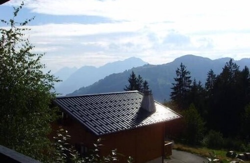 Cohennoz Apartment | Apt. 4 people comfort at Cernix 200 m from the slopes with a view of Mt Charvin