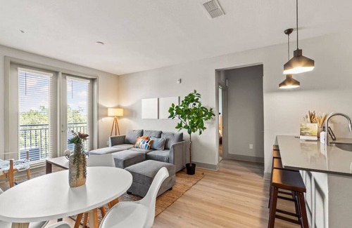 East Ybor Apartment | Apt 411 · Luxury Condo w/Pool access In Ybor City Tampa