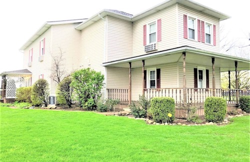 Paulding Apartment | Apt. 5 - Ensuite Bath, Roku, Kitchenette, Full