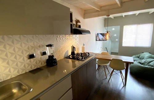 Robledo Apartment | Apt close to Hosp Pablo Tobon Wifi 500 Mbps