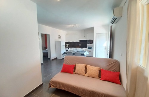 Galeria Apartment | Apt heated pool, wifi, 2 bedrooms, air conditioning, 7 min beach 1 min river