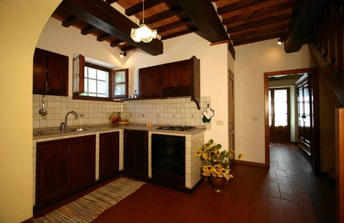 Camucia House | Apt in 19th century farmhouse near Cortona, pool, garden and beautiful views