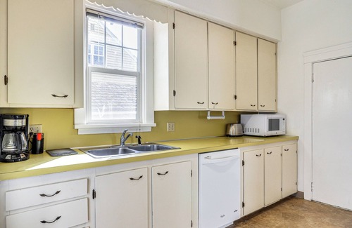Beaumont - Wilshire House | Apt in Alberta Arts District: Walkable Paradise!