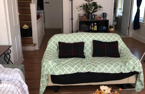 Olney-Oak Lane Apartment | Apt near Einstein’s Hospital and Lasalle University