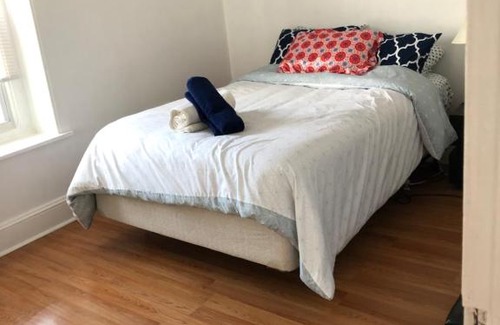 Olney-Oak Lane Apartment | Apt near Einstein’s Hospital and Lasalle University