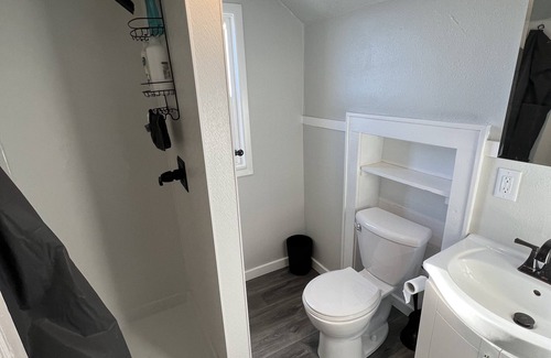 Cheyenne House | Apt on Pebrican, modern & near downtown Cheyenne