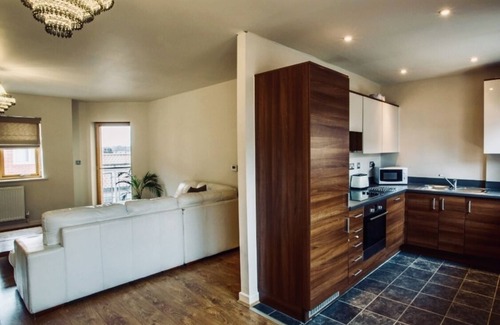 Norwich Apartment | Apt - Sleeps 2 - Pets Ok - Parking