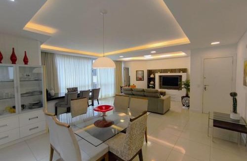 Andorinha Apartment | Apt w/3BR & BBQ 350m from the beach LAM0601