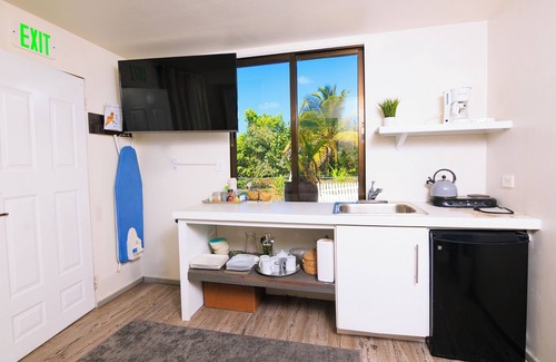 Vista Del Mar Apartment | Apt w/complimentary ride to airport -Ladyville AH