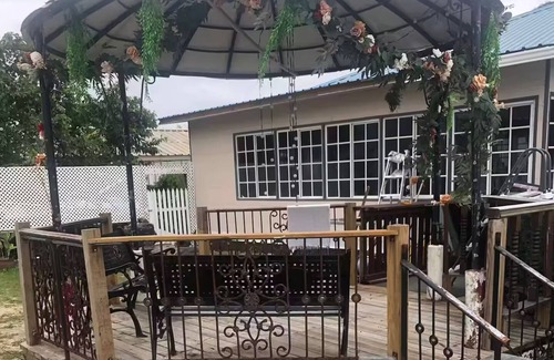 Vista Del Mar Apartment | Apt w/complimentary ride to airport -Ladyville AH
