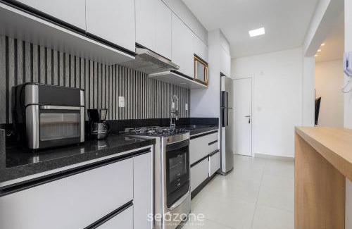 Tabuleiro dos Oliveiras Apartment | Apt w/Gourmet Balcony 500m from the Beach CDM0101