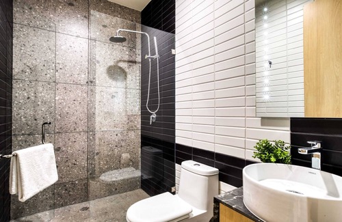 Avenida Revolucion Apartment | Apt with Huge Pvt Terrace: GYM+Pool+B/Lounge