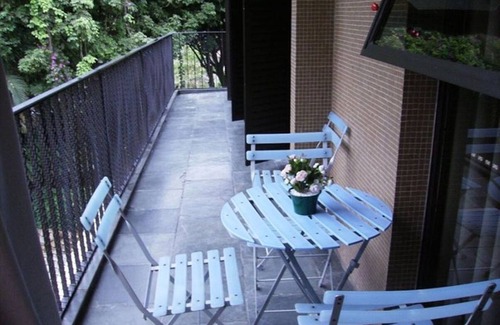 Praia da Enseada House | Apt. with swimming pool, 200m from Enseada-Ubatuba Beach- for 8 people