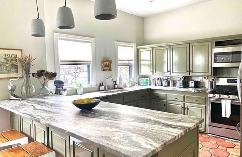 Crestline Heights Apartment | Apt2@EdenBrae - Walkable Southern Gothic Mansion