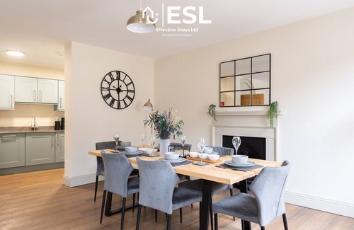 Shrewsbury Apartment | Apt26SQ Central, 2 Bedroom Apartment with Parking