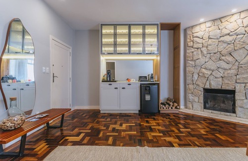 Alto Apartment | Apto bem Equipado c Wifi Lareira e boa Localiza o