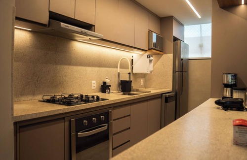 Asa Sul Apartment | Apto c Wi-fi, ótima loc. prox ao Eixo Monumental
