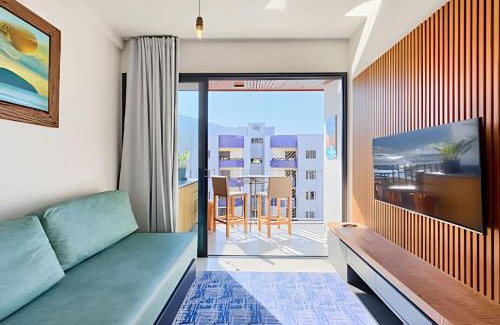 Umuarama Apartment | Apto central. Roupas de cama, Wi-Fi, A/C e piscina