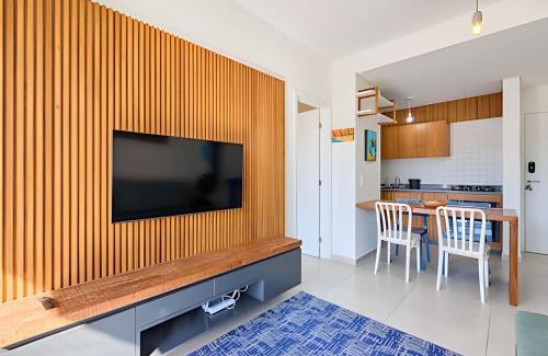 Umuarama Apartment | Apto central. Roupas de cama, Wi-Fi, A/C e piscina