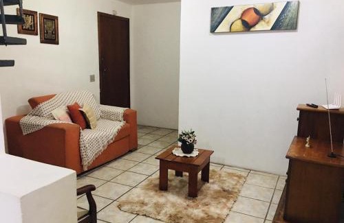 Vila Iara Apartment | Apto Duplex confortável a apenas 2 km do Capivari